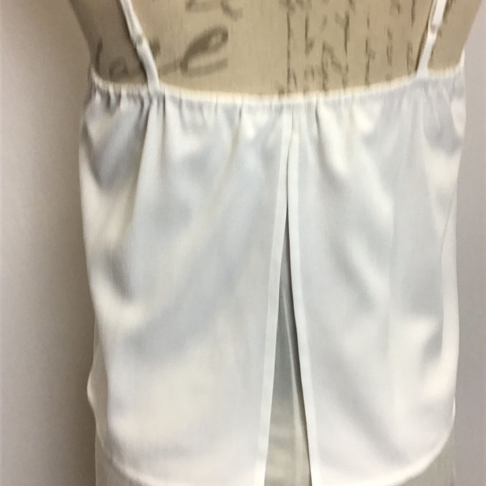 Embroidered Layered Tank - Picture 6 of 9